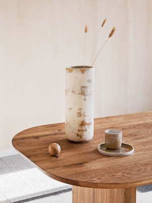 elegant-interior-composition-MJAZ4TL.jpg